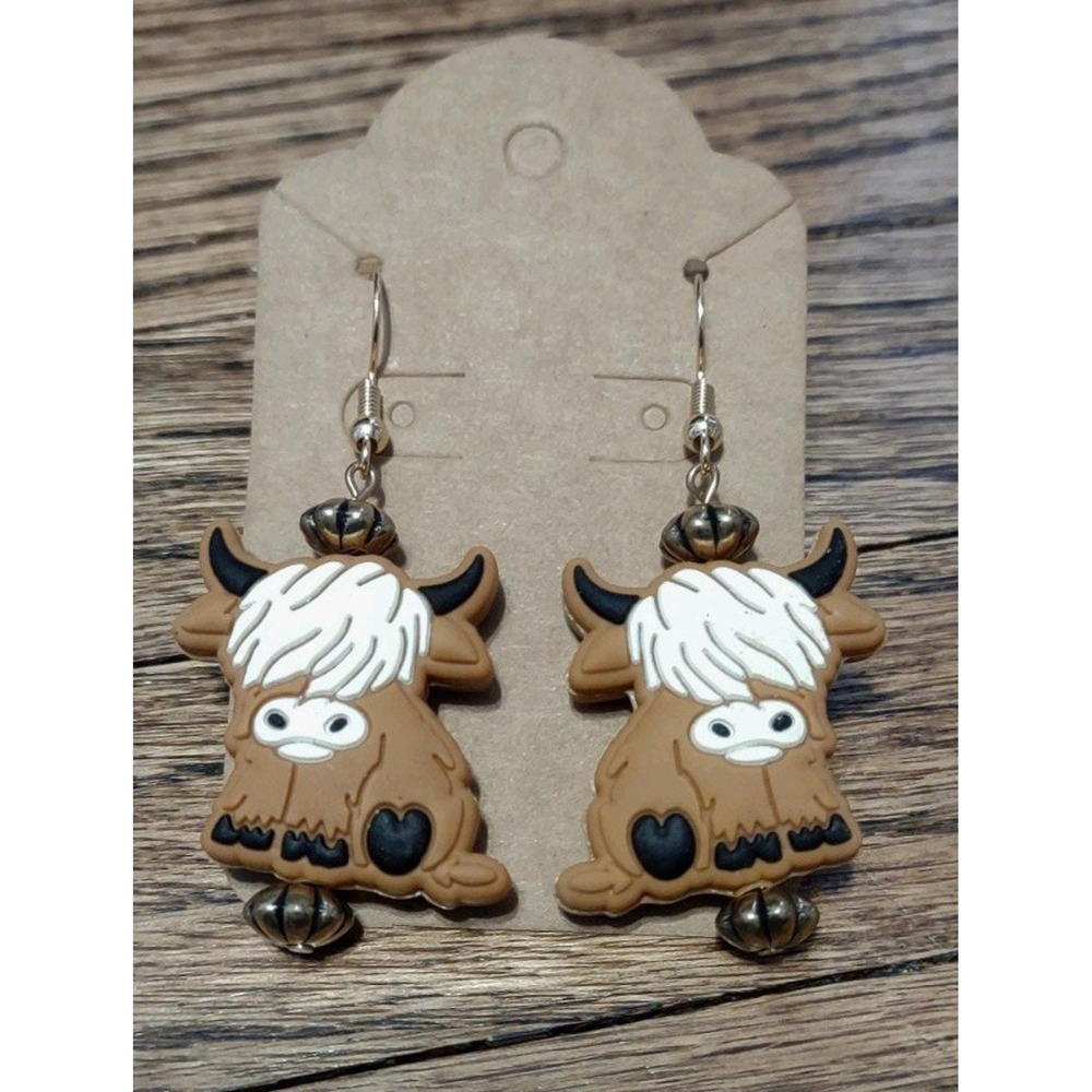 Highland Cow Dangle Earrings Brown White Fluffy Cow Boho Western Farmhouse